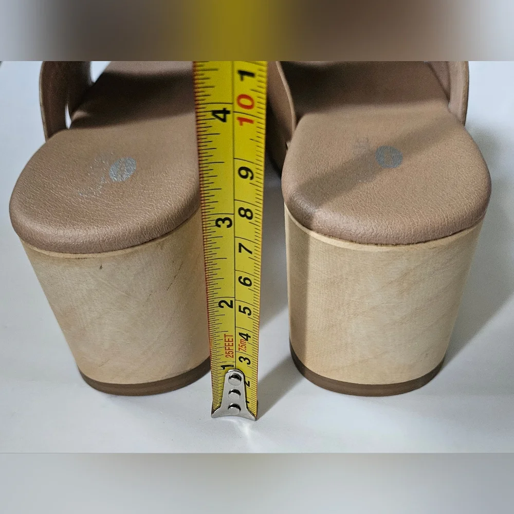 Dr. Scholl's Tan Sandals with Leather Straps and Wooden Sole - Picture 12 of 14